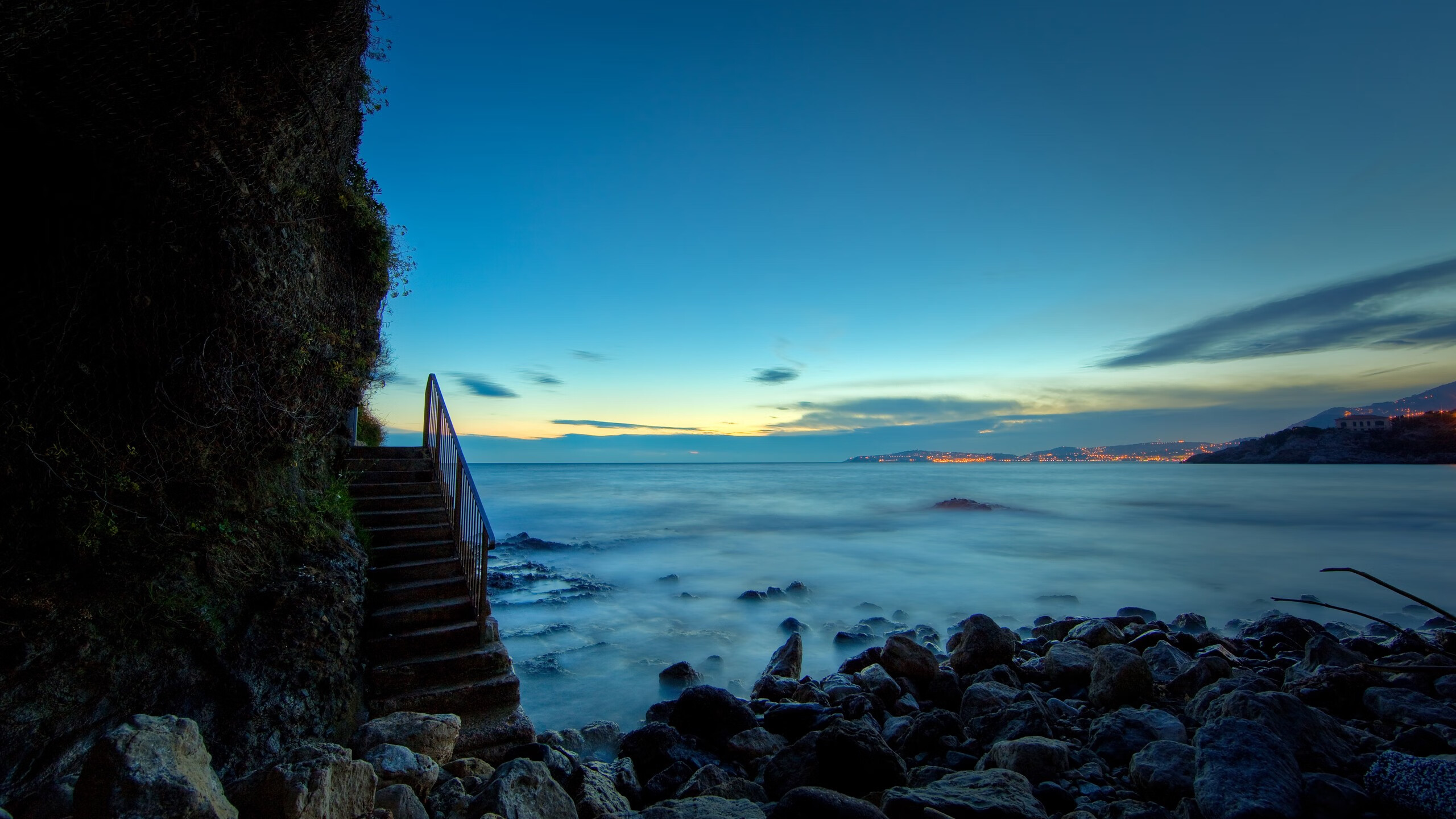 德甲青训体系渐成效，精彩表现引赞赏，德甲新人